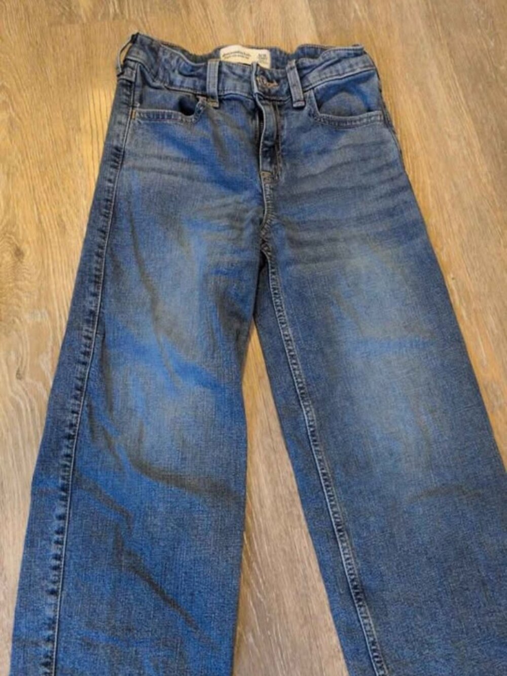 Abercrombie Kids High Rise Wide Leg Jeans 9/10 short